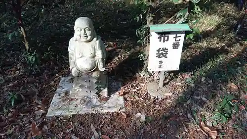 磐裂根裂神社の像