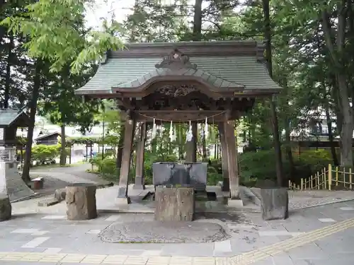 諏訪大社下社秋宮の手水舎