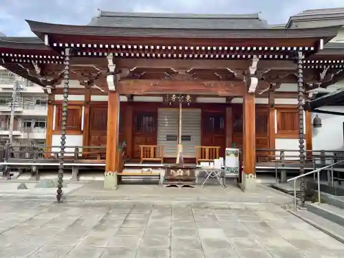 東覺寺の{uncategorized: "未分類", other: "その他", undefined: "問題あり", building: "その他建物", grave: "お墓", sacred_gate: "鳥居", guardian: "狛犬", statue: "像", buddha: "仏像", history: "歴史", nature: "自然", garden: "庭園", animal: "動物", pagoda: "塔", temizu: "手水舎", mountain_gate: "山門・神門", sanctuary: "本殿・本堂", subordinate: "末社・摂社", art: "芸術", scenery: "景色", jizo: "地蔵", ema: "絵馬", goshuin: "御朱印", omikuji: "おみくじ", items: "授与品その他", amulet: "お守り", goshuincho: "御朱印帳", eats: "食事", festival: "お祭り", votive_dance: "神楽", shichigosan: "七五三参", wedding: "結婚式", experience: "体験その他", initially: "初詣", around: "周辺", anti_infection: "感染症対策"}