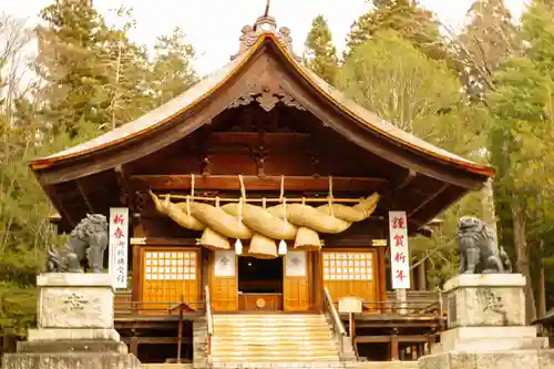 諏訪大社下社秋宮(長野県)