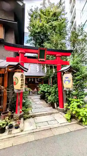 五十稲荷神社(栄寿稲荷神社)の鳥居