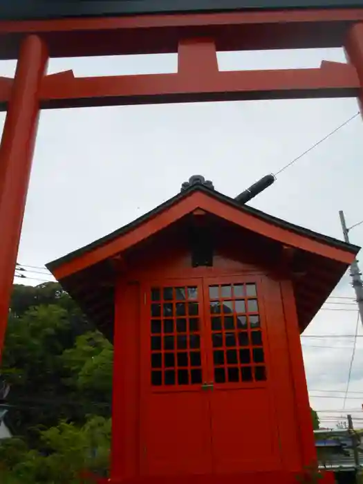 歓廣稲荷大明神の本殿