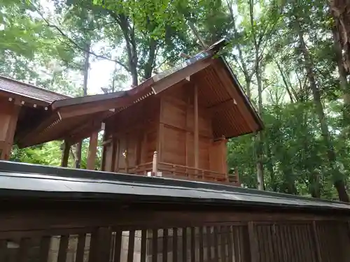 神明社の本殿