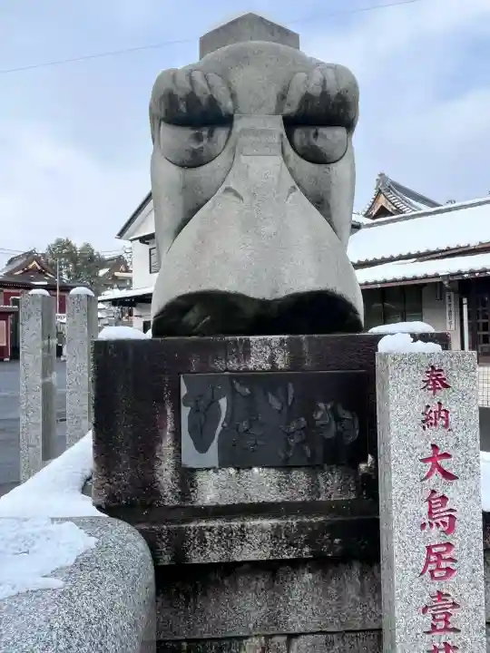 大杉神社の{uncategorized: "未分類", other: "その他", undefined: "問題あり", building: "その他建物", grave: "お墓", sacred_gate: "鳥居", guardian: "狛犬", statue: "像", buddha: "仏像", history: "歴史", nature: "自然", garden: "庭園", animal: "動物", pagoda: "塔", temizu: "手水舎", mountain_gate: "山門・神門", sanctuary: "本殿・本堂", subordinate: "末社・摂社", art: "芸術", scenery: "景色", jizo: "地蔵", ema: "絵馬", goshuin: "御朱印", omikuji: "おみくじ", items: "授与品その他", amulet: "お守り", goshuincho: "御朱印帳", eats: "食事", festival: "お祭り", votive_dance: "神楽", shichigosan: "七五三参", wedding: "結婚式", experience: "体験その他", initially: "初詣", around: "周辺", anti_infection: "感染症対策"}