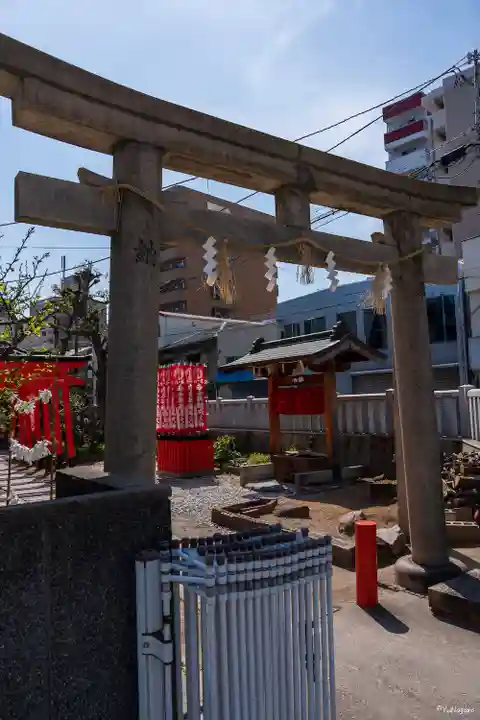 赤手拭稲荷神社の鳥居