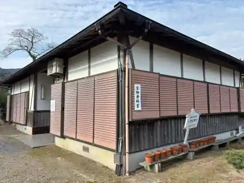 宇良神社(浦嶋神社)の{uncategorized: "未分類", other: "その他", undefined: "問題あり", building: "その他建物", grave: "お墓", sacred_gate: "鳥居", guardian: "狛犬", statue: "像", buddha: "仏像", history: "歴史", nature: "自然", garden: "庭園", animal: "動物", pagoda: "塔", temizu: "手水舎", mountain_gate: "山門・神門", sanctuary: "本殿・本堂", subordinate: "末社・摂社", art: "芸術", scenery: "景色", jizo: "地蔵", ema: "絵馬", goshuin: "御朱印", omikuji: "おみくじ", items: "授与品その他", amulet: "お守り", goshuincho: "御朱印帳", eats: "食事", festival: "お祭り", votive_dance: "神楽", shichigosan: "七五三参", wedding: "結婚式", experience: "体験その他", initially: "初詣", around: "周辺", anti_infection: "感染症対策"}