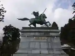 埴生護國八幡宮の像