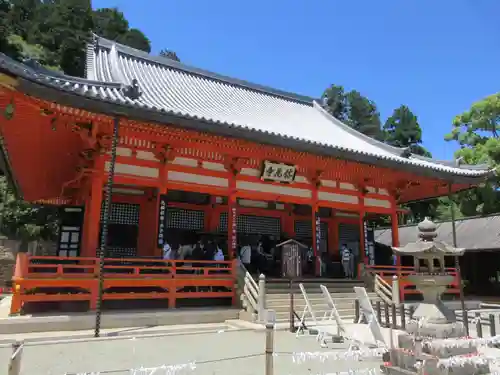 勝尾寺の本殿