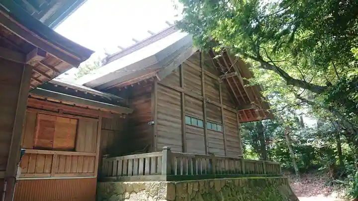 比々多神社の本殿・本堂