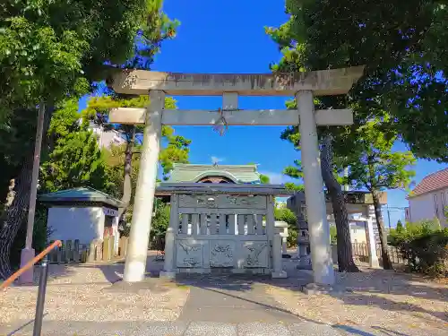 白山社の鳥居