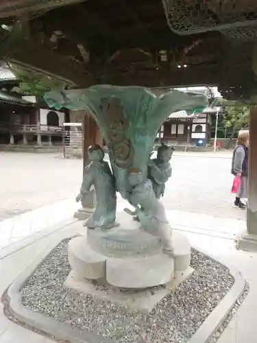 題経寺（柴又帝釈天）の{uncategorized: "未分類", other: "その他", undefined: "問題あり", building: "その他建物", grave: "お墓", sacred_gate: "鳥居", guardian: "狛犬", statue: "像", buddha: "仏像", history: "歴史", nature: "自然", garden: "庭園", animal: "動物", pagoda: "塔", temizu: "手水舎", mountain_gate: "山門・神門", sanctuary: "本殿・本堂", subordinate: "末社・摂社", art: "芸術", scenery: "景色", jizo: "地蔵", ema: "絵馬", goshuin: "御朱印", omikuji: "おみくじ", items: "授与品その他", amulet: "お守り", goshuincho: "御朱印帳", eats: "食事", festival: "お祭り", votive_dance: "神楽", shichigosan: "七五三参", wedding: "結婚式", experience: "体験その他", initially: "初詣", around: "周辺", anti_infection: "感染症対策"}