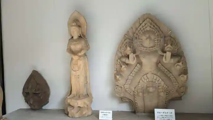 祈りの回廊亜細亜万神殿の仏像