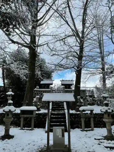 若宮神明社の{uncategorized: "未分類", other: "その他", undefined: "問題あり", building: "その他建物", grave: "お墓", sacred_gate: "鳥居", guardian: "狛犬", statue: "像", buddha: "仏像", history: "歴史", nature: "自然", garden: "庭園", animal: "動物", pagoda: "塔", temizu: "手水舎", mountain_gate: "山門・神門", sanctuary: "本殿・本堂", subordinate: "末社・摂社", art: "芸術", scenery: "景色", jizo: "地蔵", ema: "絵馬", goshuin: "御朱印", omikuji: "おみくじ", items: "授与品その他", amulet: "お守り", goshuincho: "御朱印帳", eats: "食事", festival: "お祭り", votive_dance: "神楽", shichigosan: "七五三参", wedding: "結婚式", experience: "体験その他", initially: "初詣", around: "周辺", anti_infection: "感染症対策"}