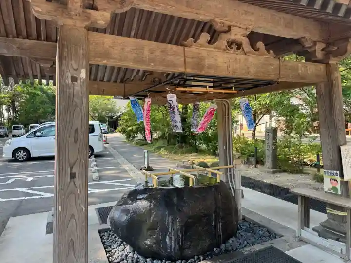 乃木神社の{uncategorized: "未分類", other: "その他", undefined: "問題あり", building: "その他建物", grave: "お墓", sacred_gate: "鳥居", guardian: "狛犬", statue: "像", buddha: "仏像", history: "歴史", nature: "自然", garden: "庭園", animal: "動物", pagoda: "塔", temizu: "手水舎", mountain_gate: "山門・神門", sanctuary: "本殿・本堂", subordinate: "末社・摂社", art: "芸術", scenery: "景色", jizo: "地蔵", ema: "絵馬", goshuin: "御朱印", omikuji: "おみくじ", items: "授与品その他", amulet: "お守り", goshuincho: "御朱印帳", eats: "食事", festival: "お祭り", votive_dance: "神楽", shichigosan: "七五三参", wedding: "結婚式", experience: "体験その他", initially: "初詣", around: "周辺", anti_infection: "感染症対策"}