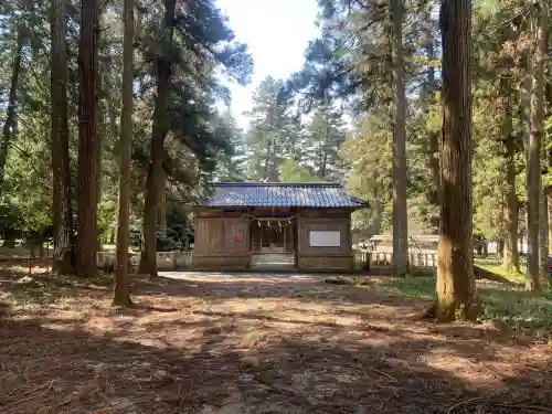 御出石神社の{uncategorized: "未分類", other: "その他", undefined: "問題あり", building: "その他建物", grave: "お墓", sacred_gate: "鳥居", guardian: "狛犬", statue: "像", buddha: "仏像", history: "歴史", nature: "自然", garden: "庭園", animal: "動物", pagoda: "塔", temizu: "手水舎", mountain_gate: "山門・神門", sanctuary: "本殿・本堂", subordinate: "末社・摂社", art: "芸術", scenery: "景色", jizo: "地蔵", ema: "絵馬", goshuin: "御朱印", omikuji: "おみくじ", items: "授与品その他", amulet: "お守り", goshuincho: "御朱印帳", eats: "食事", festival: "お祭り", votive_dance: "神楽", shichigosan: "七五三参", wedding: "結婚式", experience: "体験その他", initially: "初詣", around: "周辺", anti_infection: "感染症対策"}