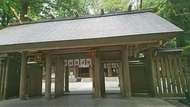 天岩戸神社の山門・神門
