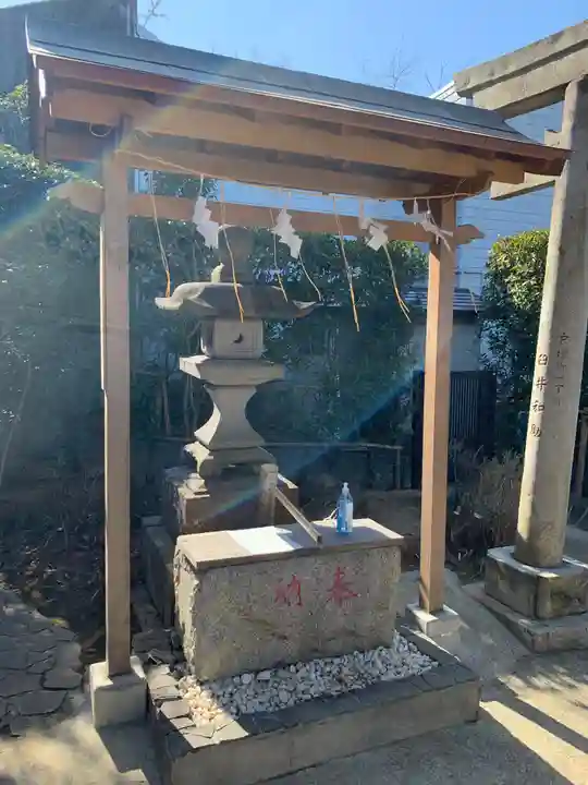 横浜御嶽神社の手水舎