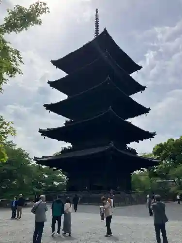 東寺（教王護国寺）の{uncategorized: "未分類", other: "その他", undefined: "問題あり", building: "その他建物", grave: "お墓", sacred_gate: "鳥居", guardian: "狛犬", statue: "像", buddha: "仏像", history: "歴史", nature: "自然", garden: "庭園", animal: "動物", pagoda: "塔", temizu: "手水舎", mountain_gate: "山門・神門", sanctuary: "本殿・本堂", subordinate: "末社・摂社", art: "芸術", scenery: "景色", jizo: "地蔵", ema: "絵馬", goshuin: "御朱印", omikuji: "おみくじ", items: "授与品その他", amulet: "お守り", goshuincho: "御朱印帳", eats: "食事", festival: "お祭り", votive_dance: "神楽", shichigosan: "七五三参", wedding: "結婚式", experience: "体験その他", initially: "初詣", around: "周辺", anti_infection: "感染症対策"}