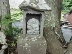 霞露ケ岳神社の建物その他