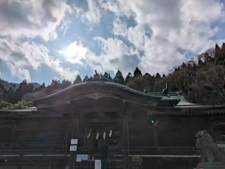 函館八幡宮の{uncategorized: "未分類", other: "その他", undefined: "問題あり", building: "その他建物", grave: "お墓", sacred_gate: "鳥居", guardian: "狛犬", statue: "像", buddha: "仏像", history: "歴史", nature: "自然", garden: "庭園", animal: "動物", pagoda: "塔", temizu: "手水舎", mountain_gate: "山門・神門", sanctuary: "本殿・本堂", subordinate: "末社・摂社", art: "芸術", scenery: "景色", jizo: "地蔵", ema: "絵馬", goshuin: "御朱印", omikuji: "おみくじ", items: "授与品その他", amulet: "お守り", goshuincho: "御朱印帳", eats: "食事", festival: "お祭り", votive_dance: "神楽", shichigosan: "七五三参", wedding: "結婚式", experience: "体験その他", initially: "初詣", around: "周辺", anti_infection: "感染症対策"}