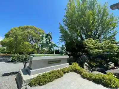白旗神社の{uncategorized: "未分類", other: "その他", undefined: "問題あり", building: "その他建物", grave: "お墓", sacred_gate: "鳥居", guardian: "狛犬", statue: "像", buddha: "仏像", history: "歴史", nature: "自然", garden: "庭園", animal: "動物", pagoda: "塔", temizu: "手水舎", mountain_gate: "山門・神門", sanctuary: "本殿・本堂", subordinate: "末社・摂社", art: "芸術", scenery: "景色", jizo: "地蔵", ema: "絵馬", goshuin: "御朱印", omikuji: "おみくじ", items: "授与品その他", amulet: "お守り", goshuincho: "御朱印帳", eats: "食事", festival: "お祭り", votive_dance: "神楽", shichigosan: "七五三参", wedding: "結婚式", experience: "体験その他", initially: "初詣", around: "周辺", anti_infection: "感染症対策"}