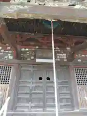 医王寺の本殿