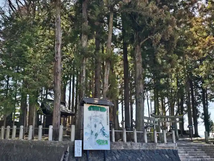 諏訪大社下社秋宮(長野県)