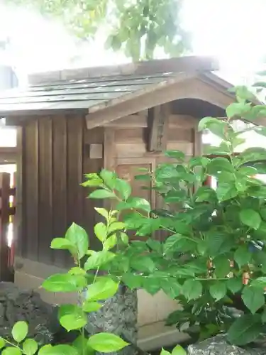六塚稲荷神社の末社・摂社