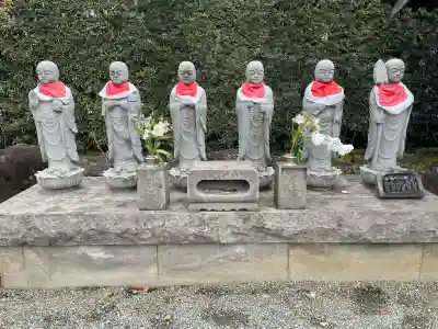 西善院の{uncategorized: "未分類", other: "その他", undefined: "問題あり", building: "その他建物", grave: "お墓", sacred_gate: "鳥居", guardian: "狛犬", statue: "像", buddha: "仏像", history: "歴史", nature: "自然", garden: "庭園", animal: "動物", pagoda: "塔", temizu: "手水舎", mountain_gate: "山門・神門", sanctuary: "本殿・本堂", subordinate: "末社・摂社", art: "芸術", scenery: "景色", jizo: "地蔵", ema: "絵馬", goshuin: "御朱印", omikuji: "おみくじ", items: "授与品その他", amulet: "お守り", goshuincho: "御朱印帳", eats: "食事", festival: "お祭り", votive_dance: "神楽", shichigosan: "七五三参", wedding: "結婚式", experience: "体験その他", initially: "初詣", around: "周辺", anti_infection: "感染症対策"}