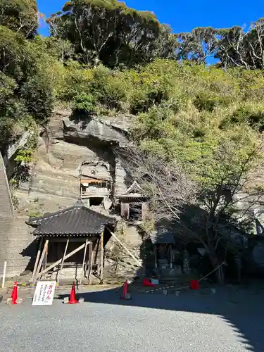 那古寺の末社