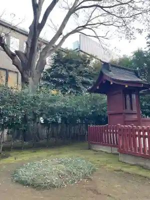 天満神社（武蔵一宮氷川神社末社）の{uncategorized: "未分類", other: "その他", undefined: "問題あり", building: "その他建物", grave: "お墓", sacred_gate: "鳥居", guardian: "狛犬", statue: "像", buddha: "仏像", history: "歴史", nature: "自然", garden: "庭園", animal: "動物", pagoda: "塔", temizu: "手水舎", mountain_gate: "山門・神門", sanctuary: "本殿・本堂", subordinate: "末社・摂社", art: "芸術", scenery: "景色", jizo: "地蔵", ema: "絵馬", goshuin: "御朱印", omikuji: "おみくじ", items: "授与品その他", amulet: "お守り", goshuincho: "御朱印帳", eats: "食事", festival: "お祭り", votive_dance: "神楽", shichigosan: "七五三参", wedding: "結婚式", experience: "体験その他", initially: "初詣", around: "周辺", anti_infection: "感染症対策"}