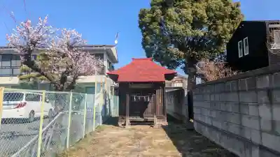 神明神社の{uncategorized: "未分類", other: "その他", undefined: "問題あり", building: "その他建物", grave: "お墓", sacred_gate: "鳥居", guardian: "狛犬", statue: "像", buddha: "仏像", history: "歴史", nature: "自然", garden: "庭園", animal: "動物", pagoda: "塔", temizu: "手水舎", mountain_gate: "山門・神門", sanctuary: "本殿・本堂", subordinate: "末社・摂社", art: "芸術", scenery: "景色", jizo: "地蔵", ema: "絵馬", goshuin: "御朱印", omikuji: "おみくじ", items: "授与品その他", amulet: "お守り", goshuincho: "御朱印帳", eats: "食事", festival: "お祭り", votive_dance: "神楽", shichigosan: "七五三参", wedding: "結婚式", experience: "体験その他", initially: "初詣", around: "周辺", anti_infection: "感染症対策"}