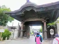 豊川閣 妙厳寺の山門・神門