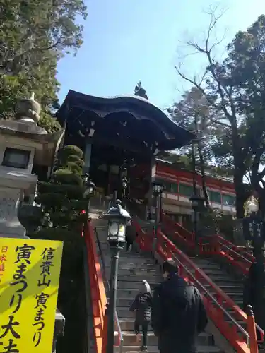 朝護孫子寺の山門