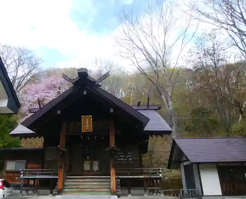 湯澤神社の本殿