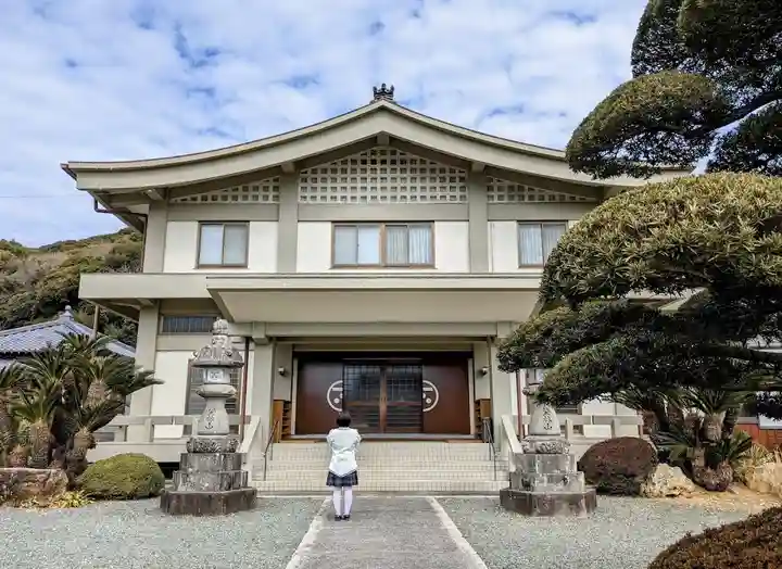 安楽寺の本殿・本堂