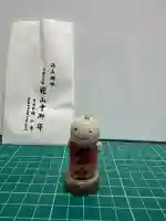 舘山寺の{uncategorized: "未分類", other: "その他", undefined: "問題あり", building: "その他建物", grave: "お墓", sacred_gate: "鳥居", guardian: "狛犬", statue: "像", buddha: "仏像", history: "歴史", nature: "自然", garden: "庭園", animal: "動物", pagoda: "塔", temizu: "手水舎", mountain_gate: "山門・神門", sanctuary: "本殿・本堂", subordinate: "末社・摂社", art: "芸術", scenery: "景色", jizo: "地蔵", ema: "絵馬", goshuin: "御朱印", omikuji: "おみくじ", items: "授与品その他", amulet: "お守り", goshuincho: "御朱印帳", eats: "食事", festival: "お祭り", votive_dance: "神楽", shichigosan: "七五三参", wedding: "結婚式", experience: "体験その他", initially: "初詣", around: "周辺", anti_infection: "感染症対策"}