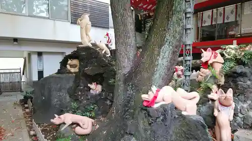 京濱伏見稲荷神社の狛犬