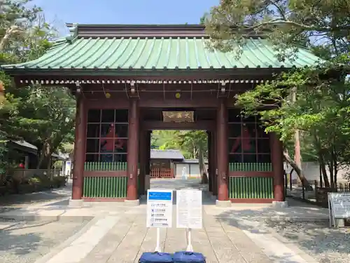 高徳院の山門・神門