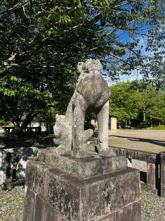 吉野神宮の{uncategorized: "未分類", other: "その他", undefined: "問題あり", building: "その他建物", grave: "お墓", sacred_gate: "鳥居", guardian: "狛犬", statue: "像", buddha: "仏像", history: "歴史", nature: "自然", garden: "庭園", animal: "動物", pagoda: "塔", temizu: "手水舎", mountain_gate: "山門・神門", sanctuary: "本殿・本堂", subordinate: "末社・摂社", art: "芸術", scenery: "景色", jizo: "地蔵", ema: "絵馬", goshuin: "御朱印", omikuji: "おみくじ", items: "授与品その他", amulet: "お守り", goshuincho: "御朱印帳", eats: "食事", festival: "お祭り", votive_dance: "神楽", shichigosan: "七五三参", wedding: "結婚式", experience: "体験その他", initially: "初詣", around: "周辺", anti_infection: "感染症対策"}