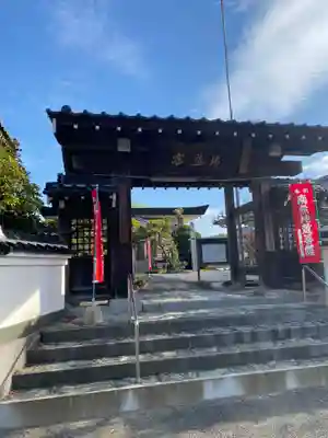 十輪院の山門・神門