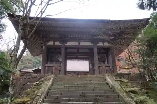 西明寺の山門