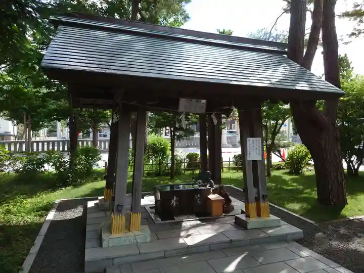 西野神社の手水舎