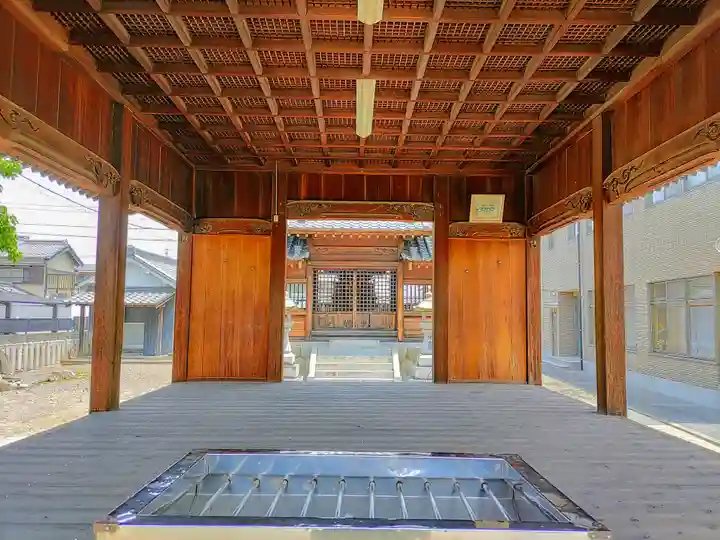 八幡社(中之郷)の本殿・本堂