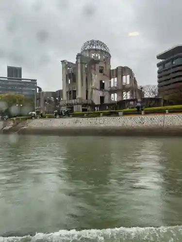 厳島神社の{uncategorized: "未分類", other: "その他", undefined: "問題あり", building: "その他建物", grave: "お墓", sacred_gate: "鳥居", guardian: "狛犬", statue: "像", buddha: "仏像", history: "歴史", nature: "自然", garden: "庭園", animal: "動物", pagoda: "塔", temizu: "手水舎", mountain_gate: "山門・神門", sanctuary: "本殿・本堂", subordinate: "末社・摂社", art: "芸術", scenery: "景色", jizo: "地蔵", ema: "絵馬", goshuin: "御朱印", omikuji: "おみくじ", items: "授与品その他", amulet: "お守り", goshuincho: "御朱印帳", eats: "食事", festival: "お祭り", votive_dance: "神楽", shichigosan: "七五三参", wedding: "結婚式", experience: "体験その他", initially: "初詣", around: "周辺", anti_infection: "感染症対策"}