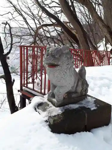 上山鼻神社の狛犬