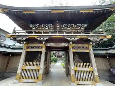 武蔵野稲荷神社の山門・神門