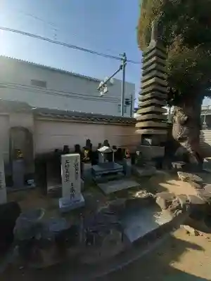 真観寺の{uncategorized: "未分類", other: "その他", undefined: "問題あり", building: "その他建物", grave: "お墓", sacred_gate: "鳥居", guardian: "狛犬", statue: "像", buddha: "仏像", history: "歴史", nature: "自然", garden: "庭園", animal: "動物", pagoda: "塔", temizu: "手水舎", mountain_gate: "山門・神門", sanctuary: "本殿・本堂", subordinate: "末社・摂社", art: "芸術", scenery: "景色", jizo: "地蔵", ema: "絵馬", goshuin: "御朱印", omikuji: "おみくじ", items: "授与品その他", amulet: "お守り", goshuincho: "御朱印帳", eats: "食事", festival: "お祭り", votive_dance: "神楽", shichigosan: "七五三参", wedding: "結婚式", experience: "体験その他", initially: "初詣", around: "周辺", anti_infection: "感染症対策"}