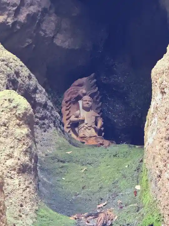 垂水不動尊の{uncategorized: "未分類", other: "その他", undefined: "問題あり", building: "その他建物", grave: "お墓", sacred_gate: "鳥居", guardian: "狛犬", statue: "像", buddha: "仏像", history: "歴史", nature: "自然", garden: "庭園", animal: "動物", pagoda: "塔", temizu: "手水舎", mountain_gate: "山門・神門", sanctuary: "本殿・本堂", subordinate: "末社・摂社", art: "芸術", scenery: "景色", jizo: "地蔵", ema: "絵馬", goshuin: "御朱印", omikuji: "おみくじ", items: "授与品その他", amulet: "お守り", goshuincho: "御朱印帳", eats: "食事", festival: "お祭り", votive_dance: "神楽", shichigosan: "七五三参", wedding: "結婚式", experience: "体験その他", initially: "初詣", around: "周辺", anti_infection: "感染症対策"}
