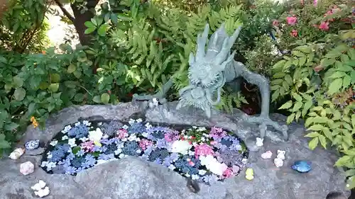 三輪神社の手水舎